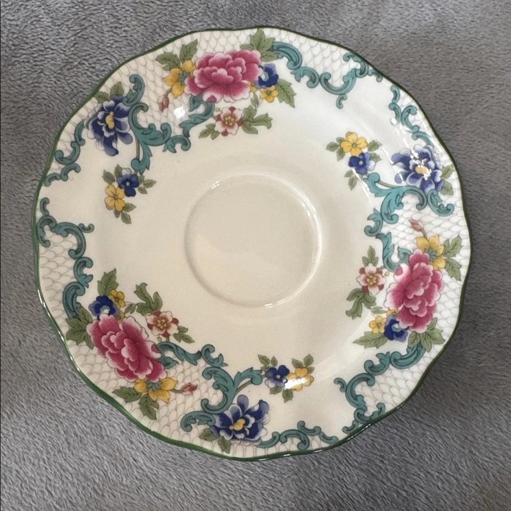 Royal Doulton Floradora Green 1981 Tea Cup Saucer Set of 5 Fine China‎ Vintage